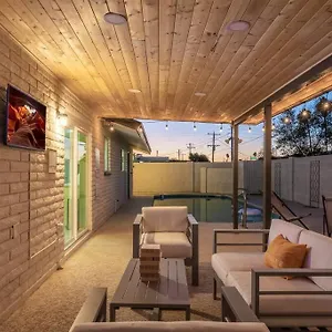 https://free-private-heated-pool-central-location.hotelsofphoenix.com