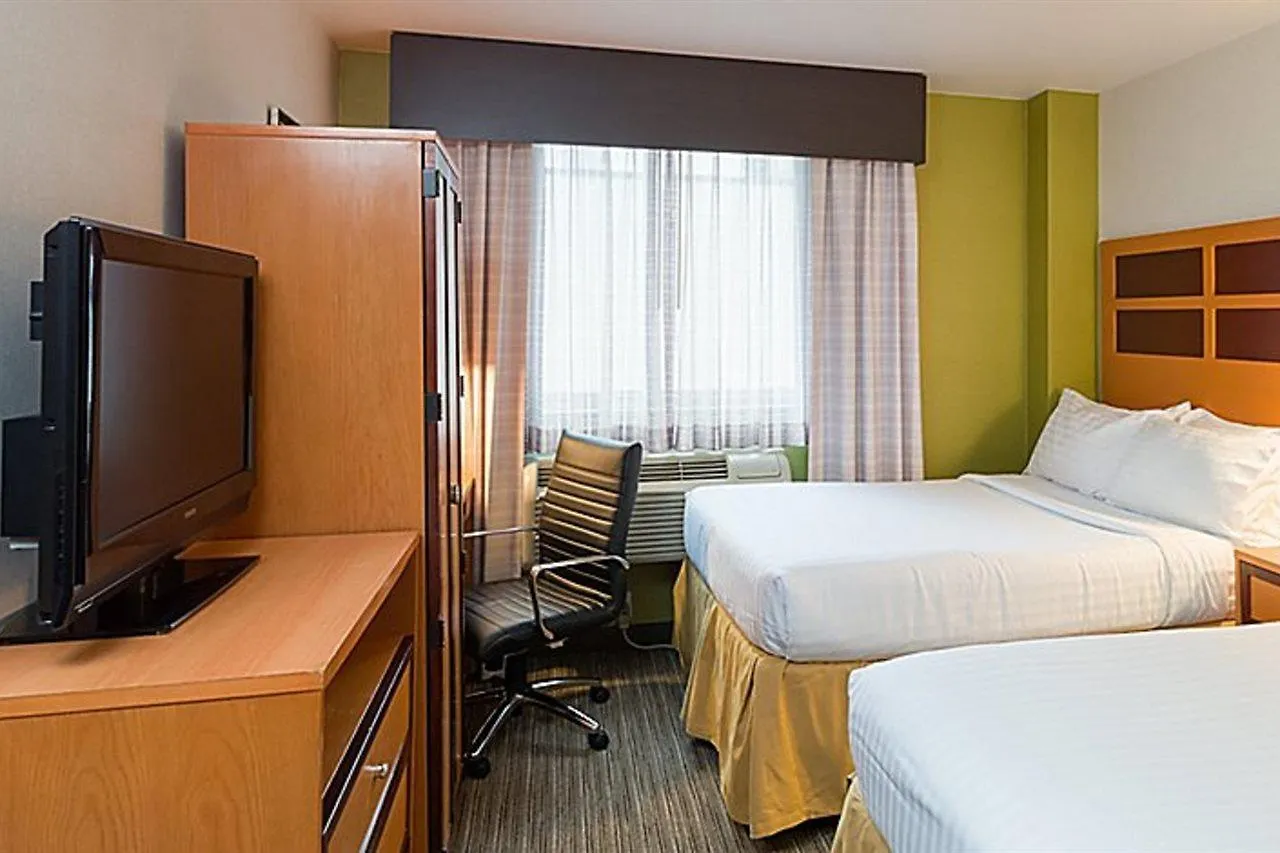 Отель Holiday Inn Express - Times Square By Ihg Нью-Йорк