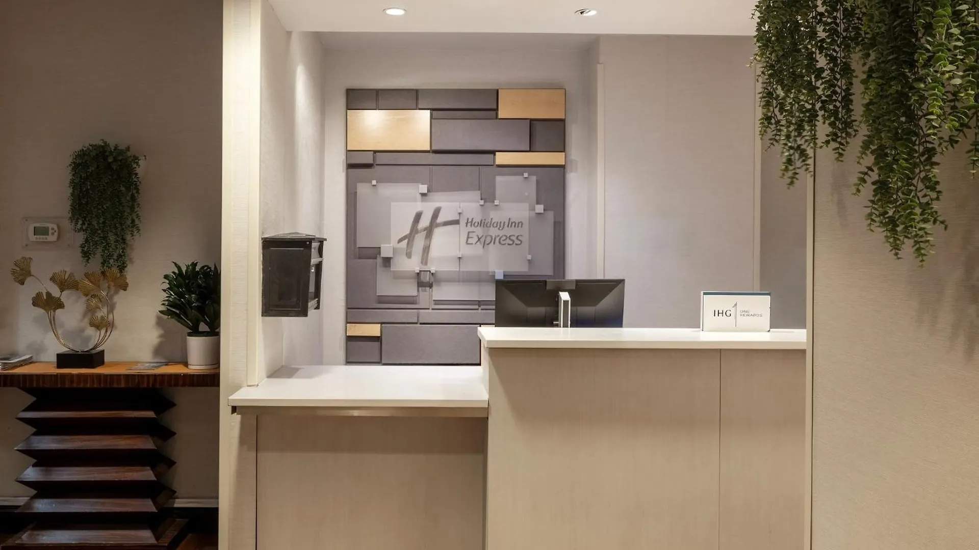 *** Отель Holiday Inn Express - Times Square By Ihg Нью-Йорк США