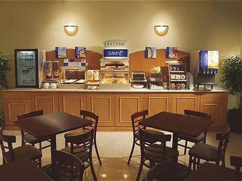 Holiday Inn Express - Times Square By Ihg New York 3*,  United States