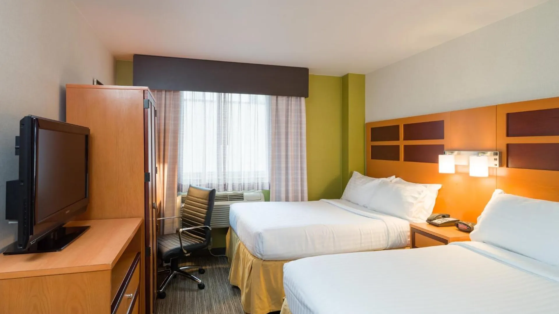Holiday Inn Express - Times Square By Ihg New York Hotel